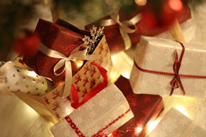 Cadouri de Secret Santa pentru colegii de la birou si nu numai