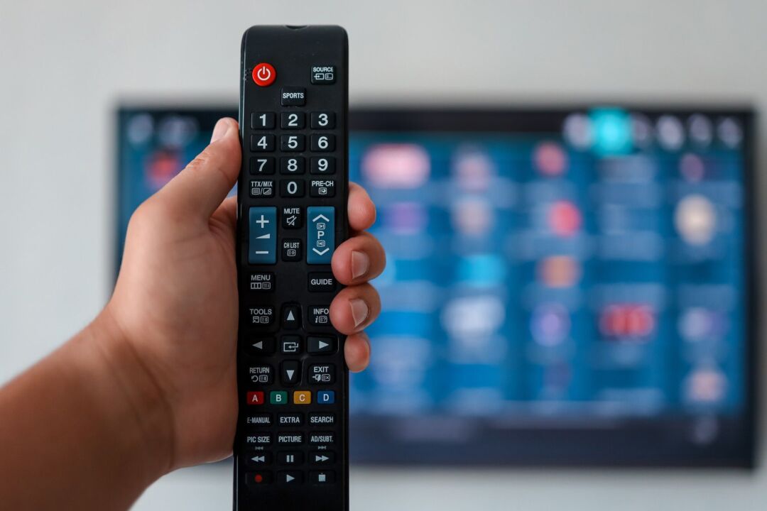 Lista Must Carry 2026 posturi TV România: ce canale trebuie să ofere operatorii de cablu și ce s-a schimbat