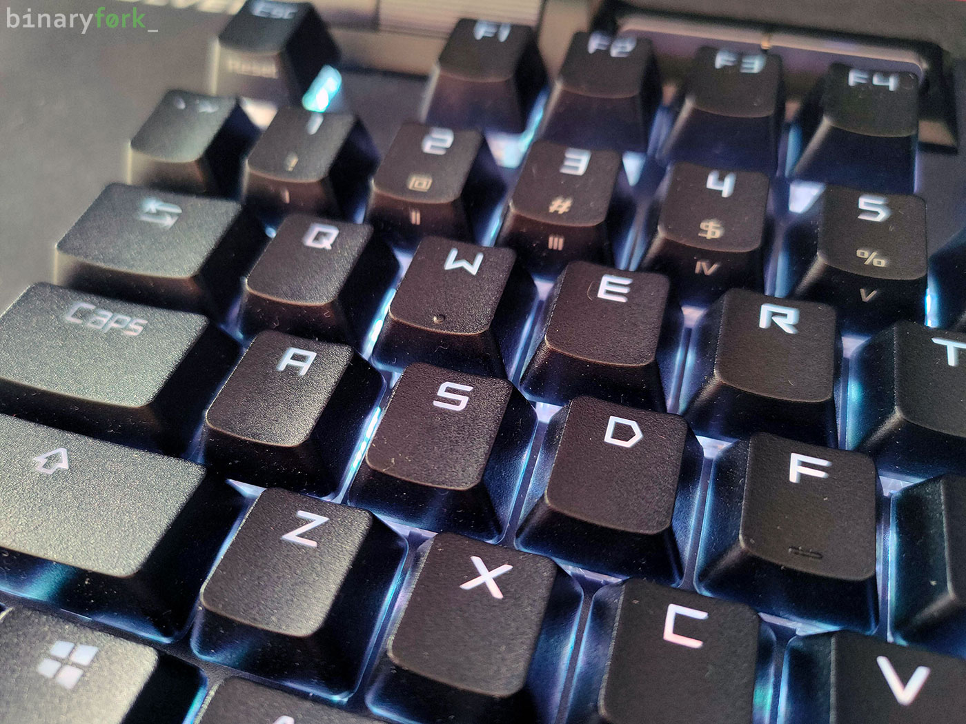 ASUS ROG Strix Flare II Animate wasd keys