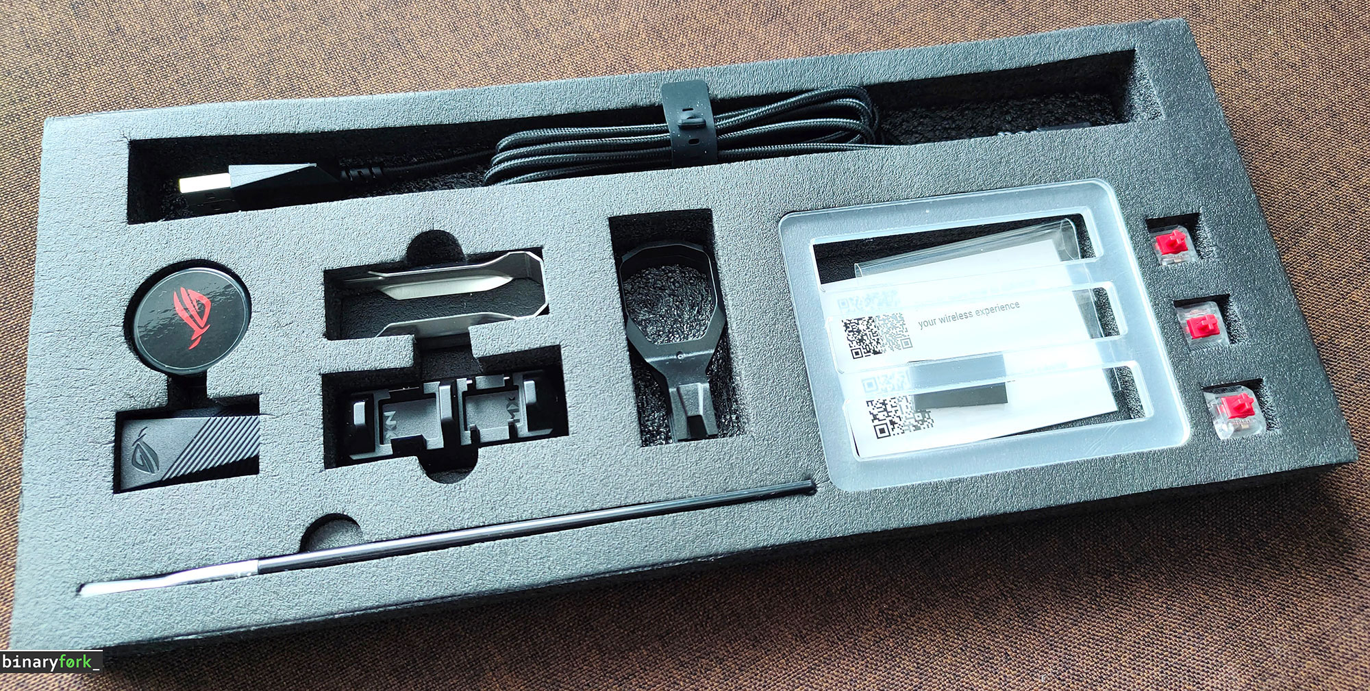 asus rog azoth accessory box
