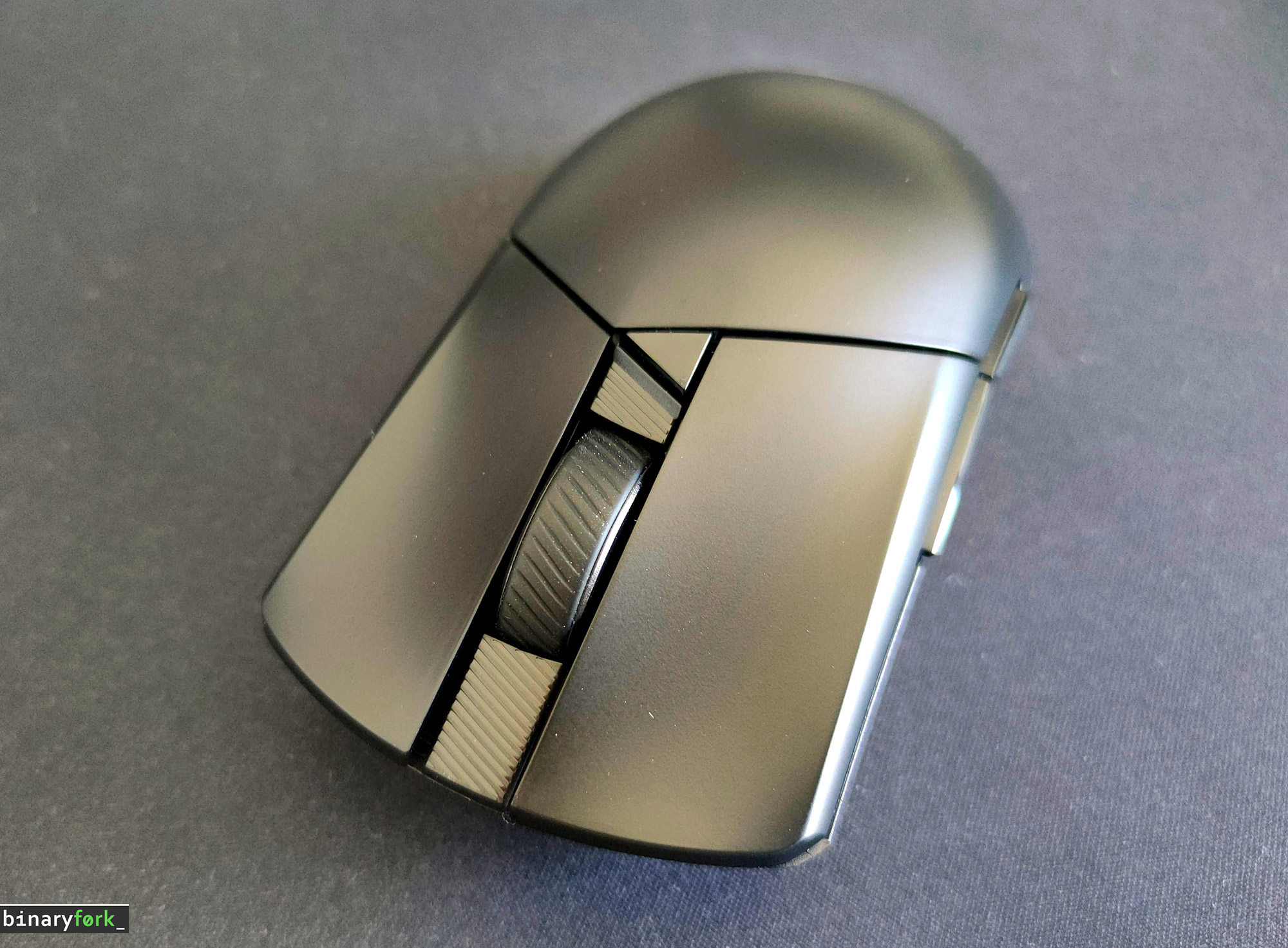 asus rog gladius III aimpoint front view