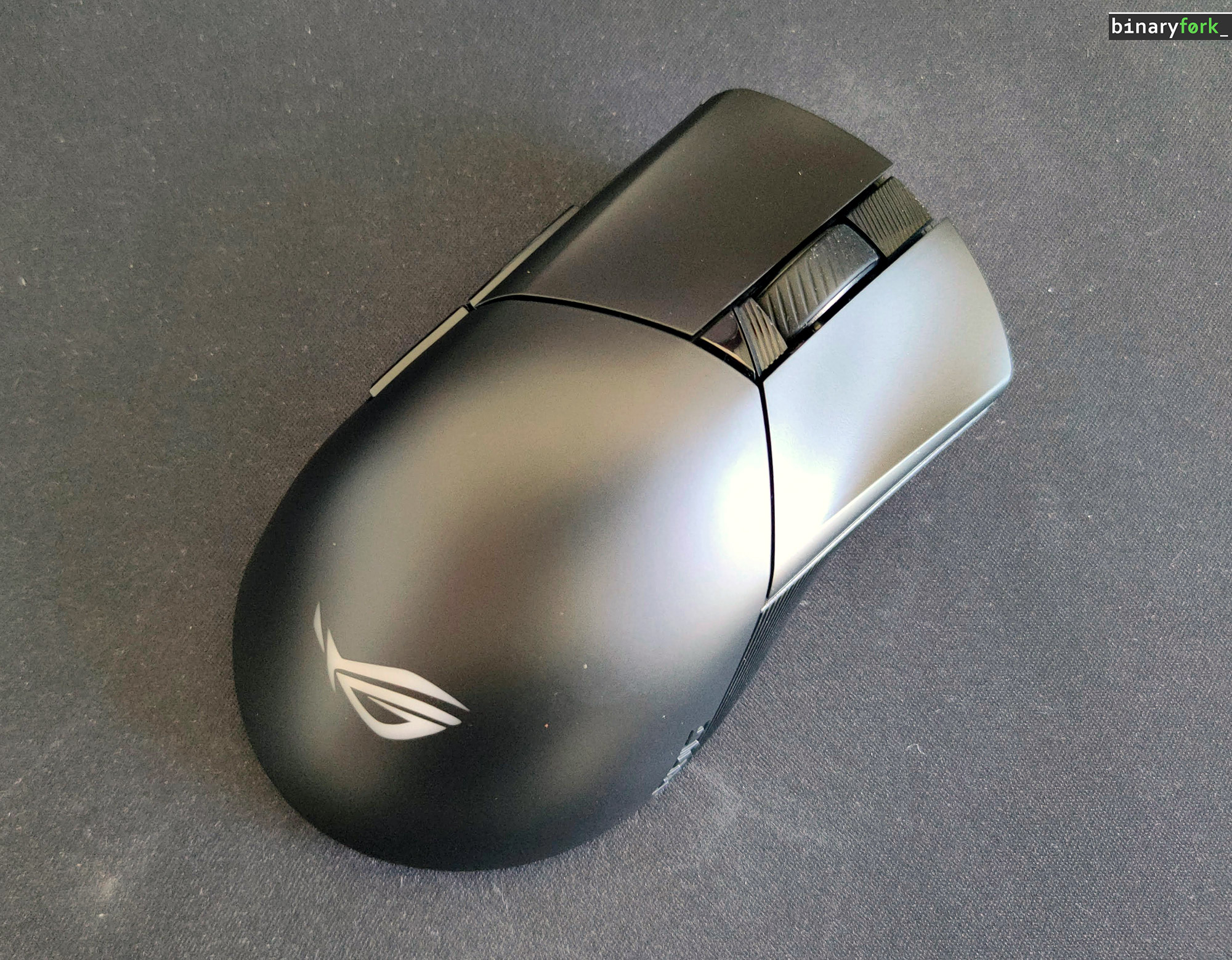 asus rog gladius III aimpoint top view