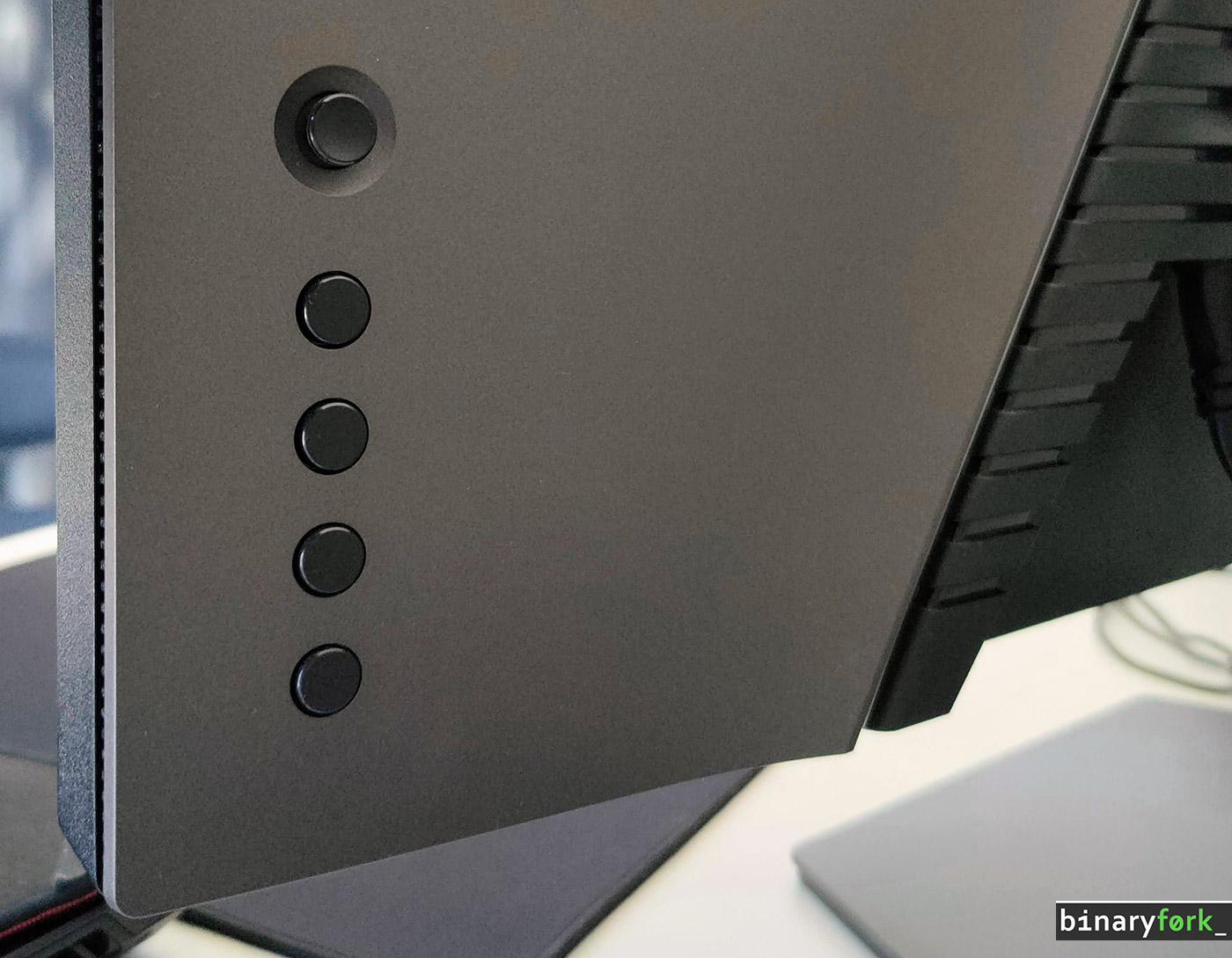 dell g3223q back OSD control buttons