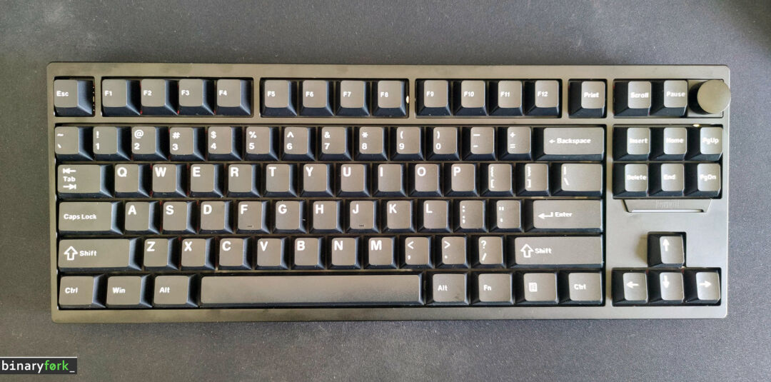 Review Epomaker P87: tastatură TKL din aluminiu construită ca un tanc