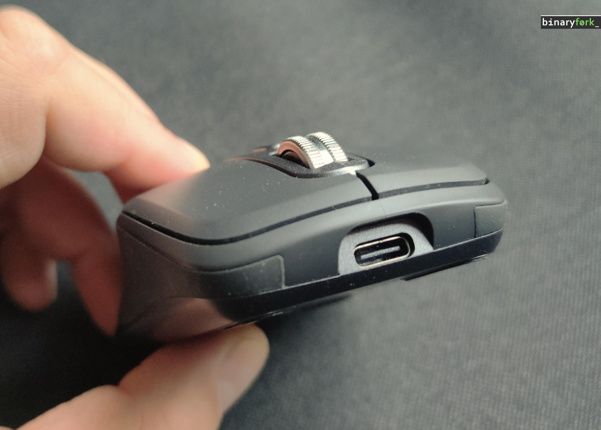 logitech mx anywhere 3s front charging port