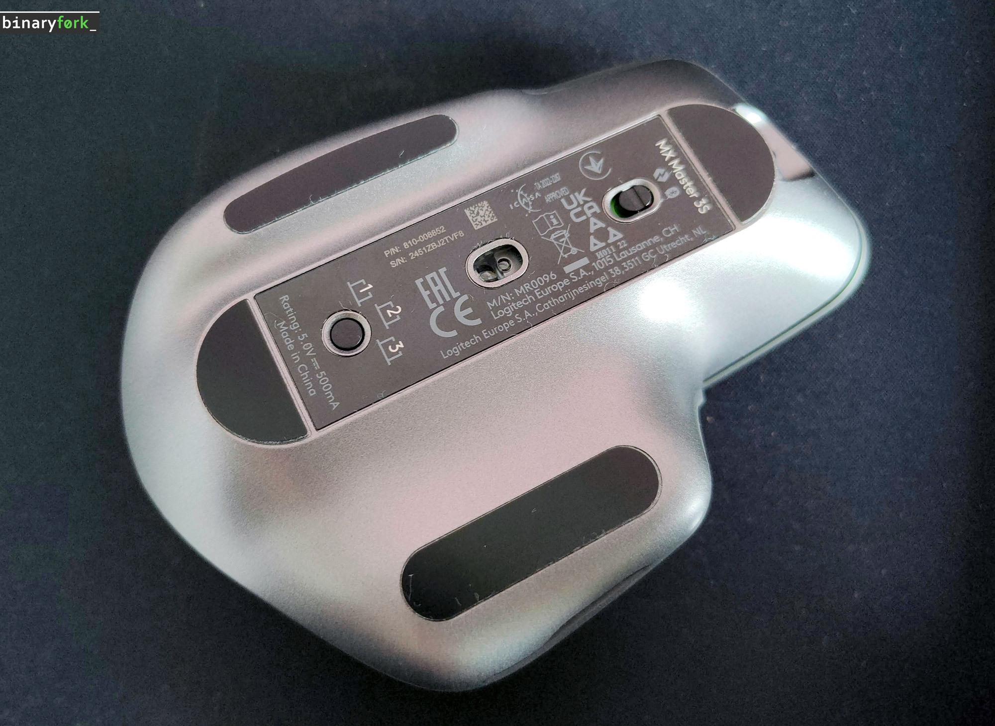logitech mx master 3s bottom view