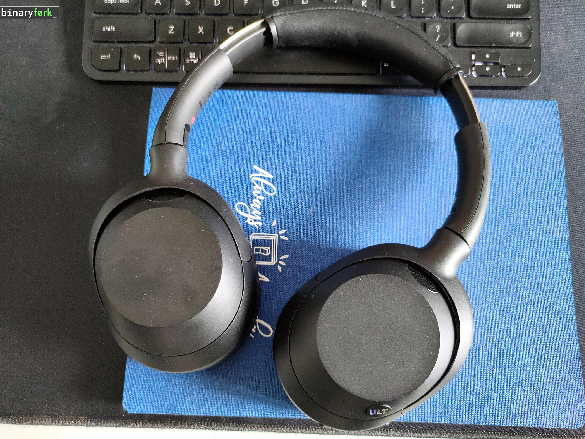 sony ult wear noise cancelling headphones earcups